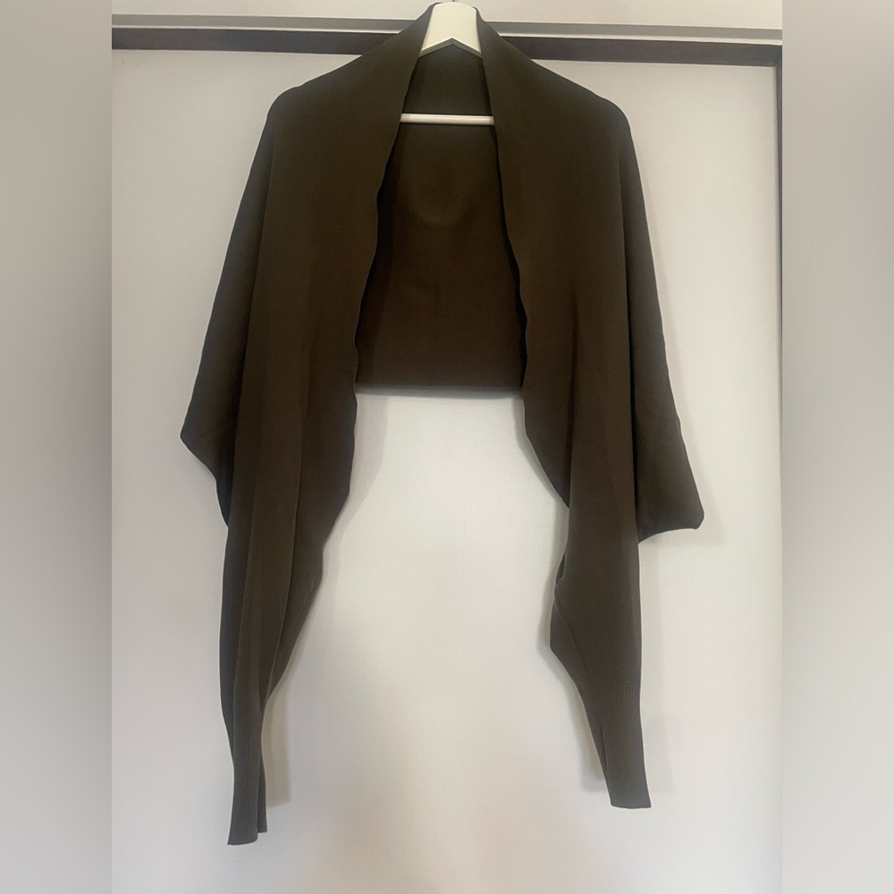 Sleeve shrug